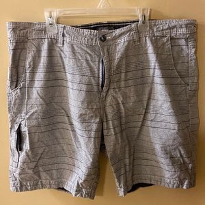 Mountain Ridge grey & white shorts size 42